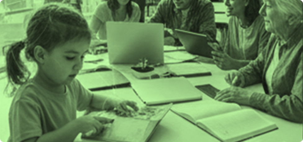 Cérebro na cabeça com preenchimento sólido